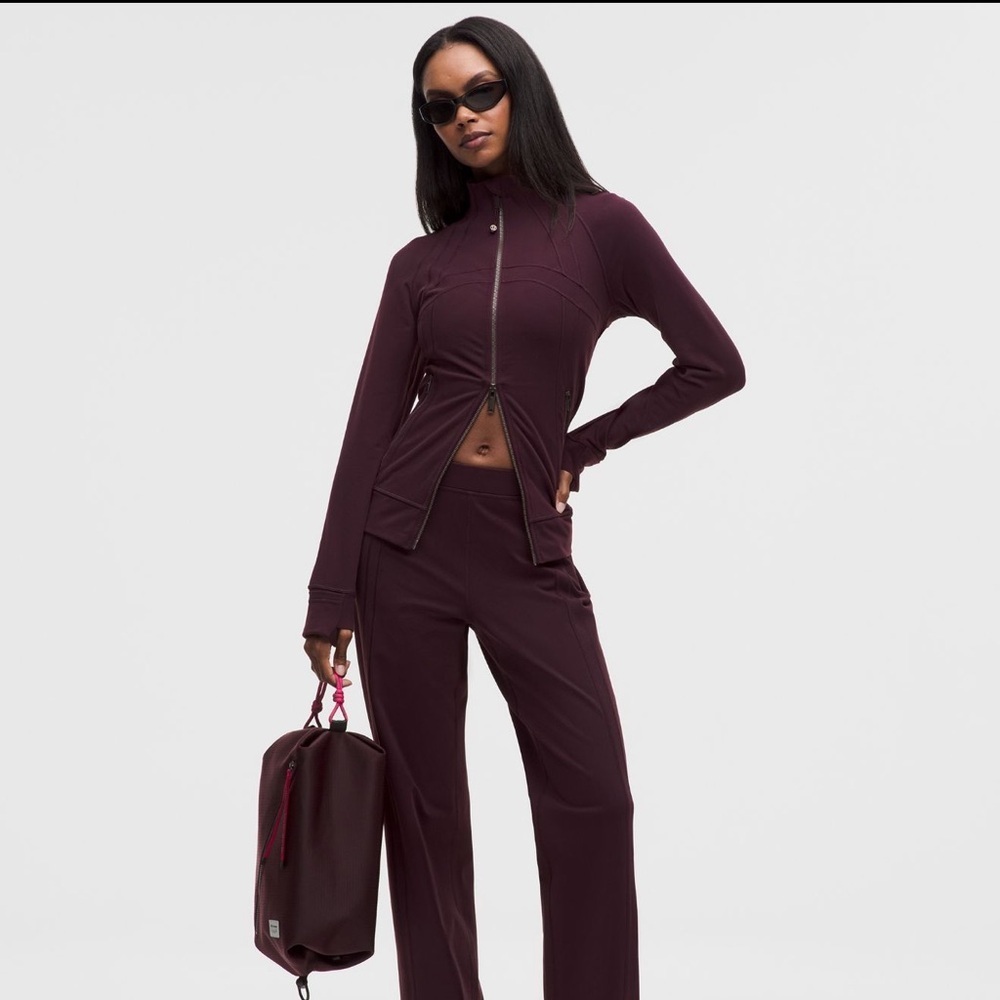 🔥 Lululemon Define Track Jacket Luon NWT Sz 4 Black Plum - Picture 2 of 9